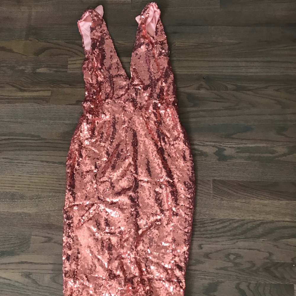 Rose sequin dress🌺💗